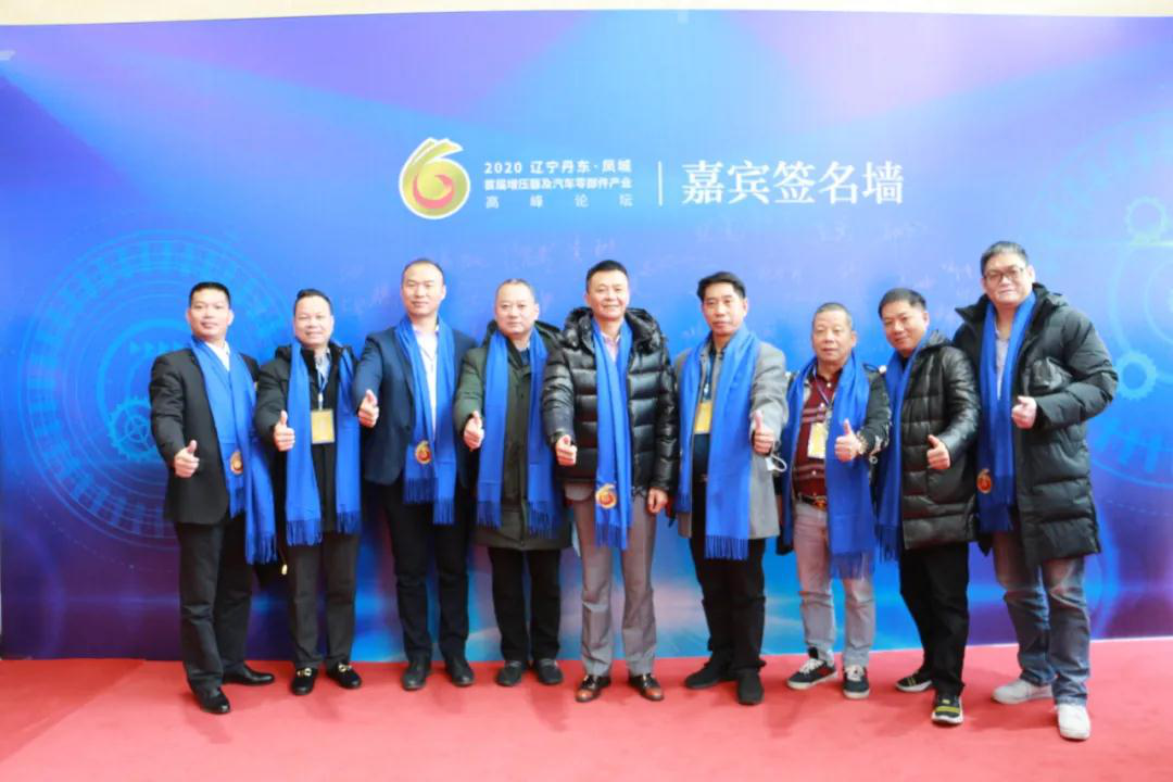 挖掘機(jī)伸縮臂 挖掘機(jī)伸縮臂