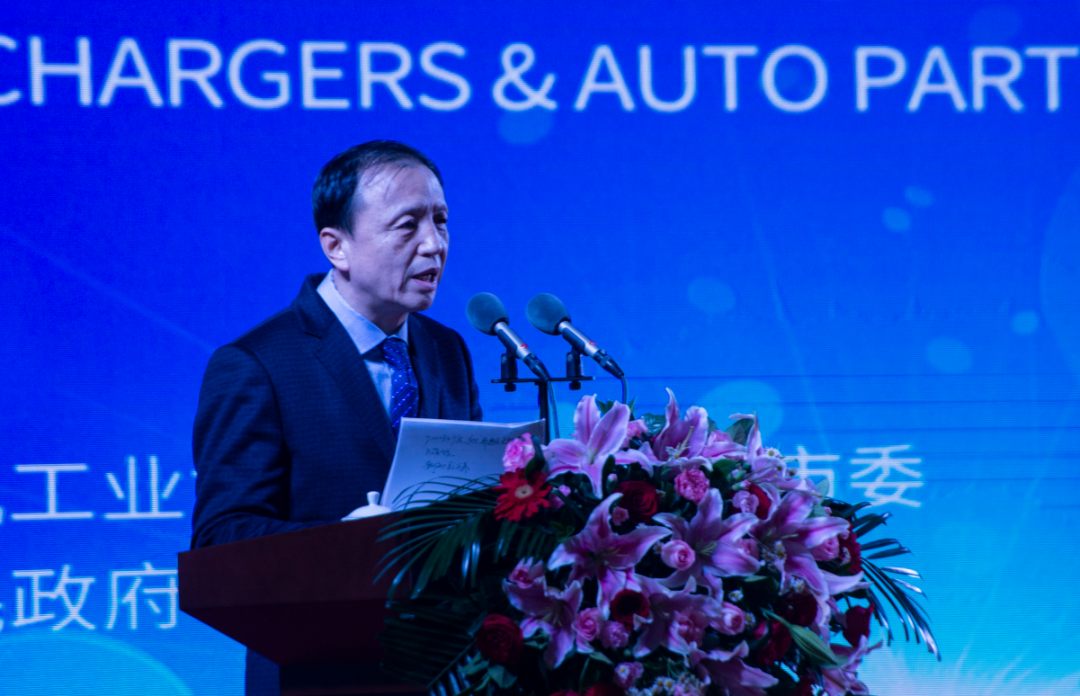 挖掘機(jī)伸縮臂 挖掘機(jī)伸縮臂