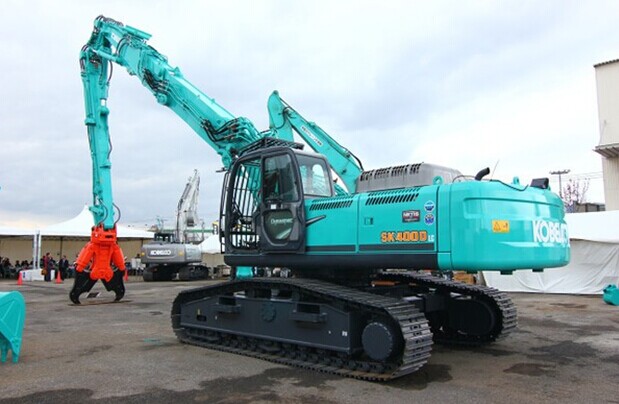 挖掘機(jī)拆樓臂 挖掘機(jī)拆樓臂