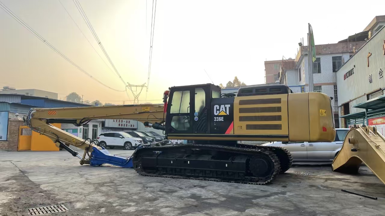 挖掘機打樁臂.jpg 挖掘機打樁臂.jpg